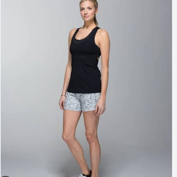 Lululemon Groovy Run Short Fleur Silver Spoon Size 10 - Picture 1 of 7